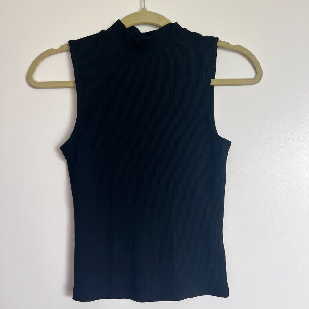 Express | Fitted Sleeveless Tank - Picture 5 of 9